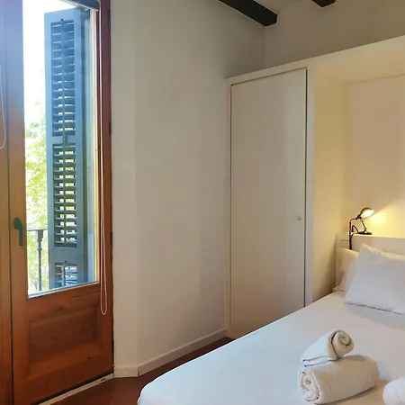 Gorgeous Views Over La Rambla. Very Bright R.a. Barcelona