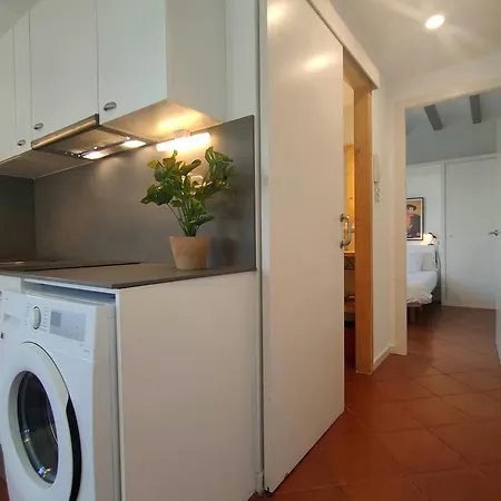 Gorgeous Views Over La Rambla. Very Bright R.a.