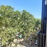 Gorgeous Views Over La Rambla. Very Bright R.a. شقة برشلونة