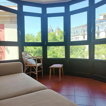 Gorgeous Views Over La Rambla. Very Bright R.a. *
