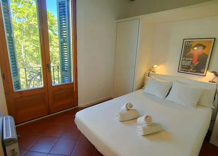Gorgeous Views Over La Rambla. Very Bright R.a. Apartment