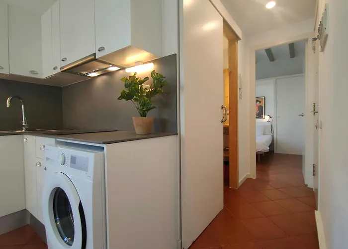 Gorgeous Views Over La Rambla. Very Bright R.a. Apartment