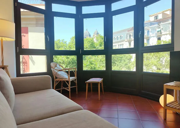 Gorgeous Views Over La Rambla. Very Bright R.a.